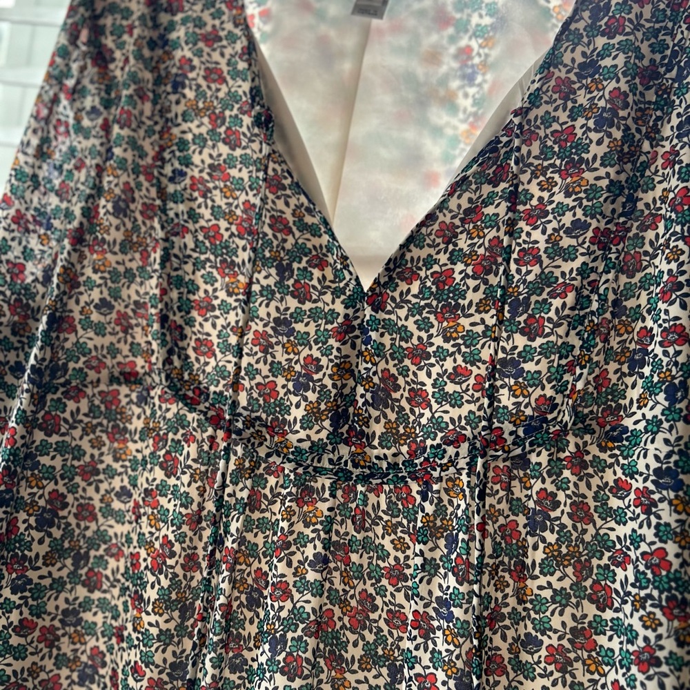 Floral V-Neck Blouse